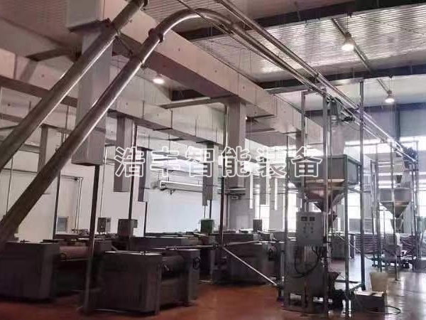 河南鄭州食品企業(yè)管鏈輸送機(jī)使用現(xiàn)場